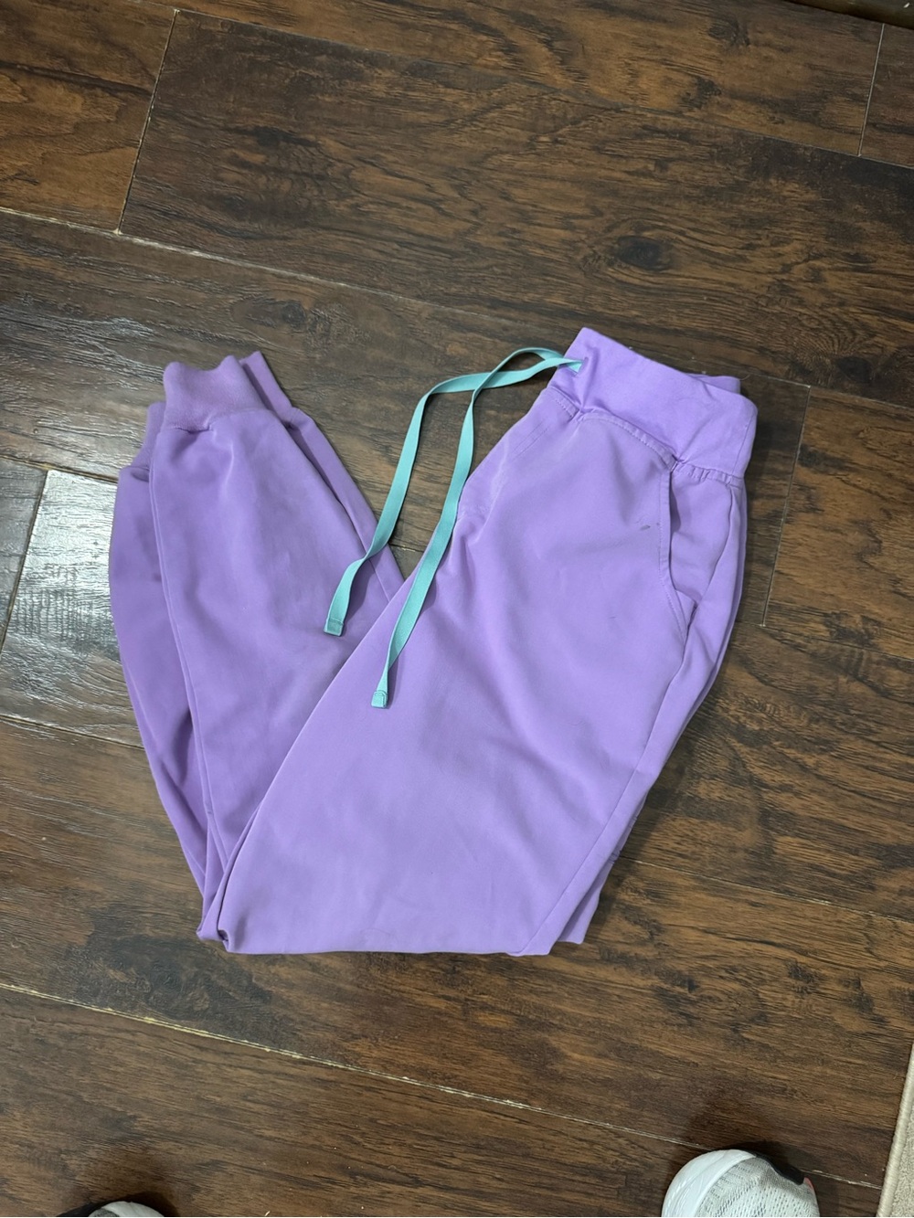 THREE FIGS SCRUB PANTS